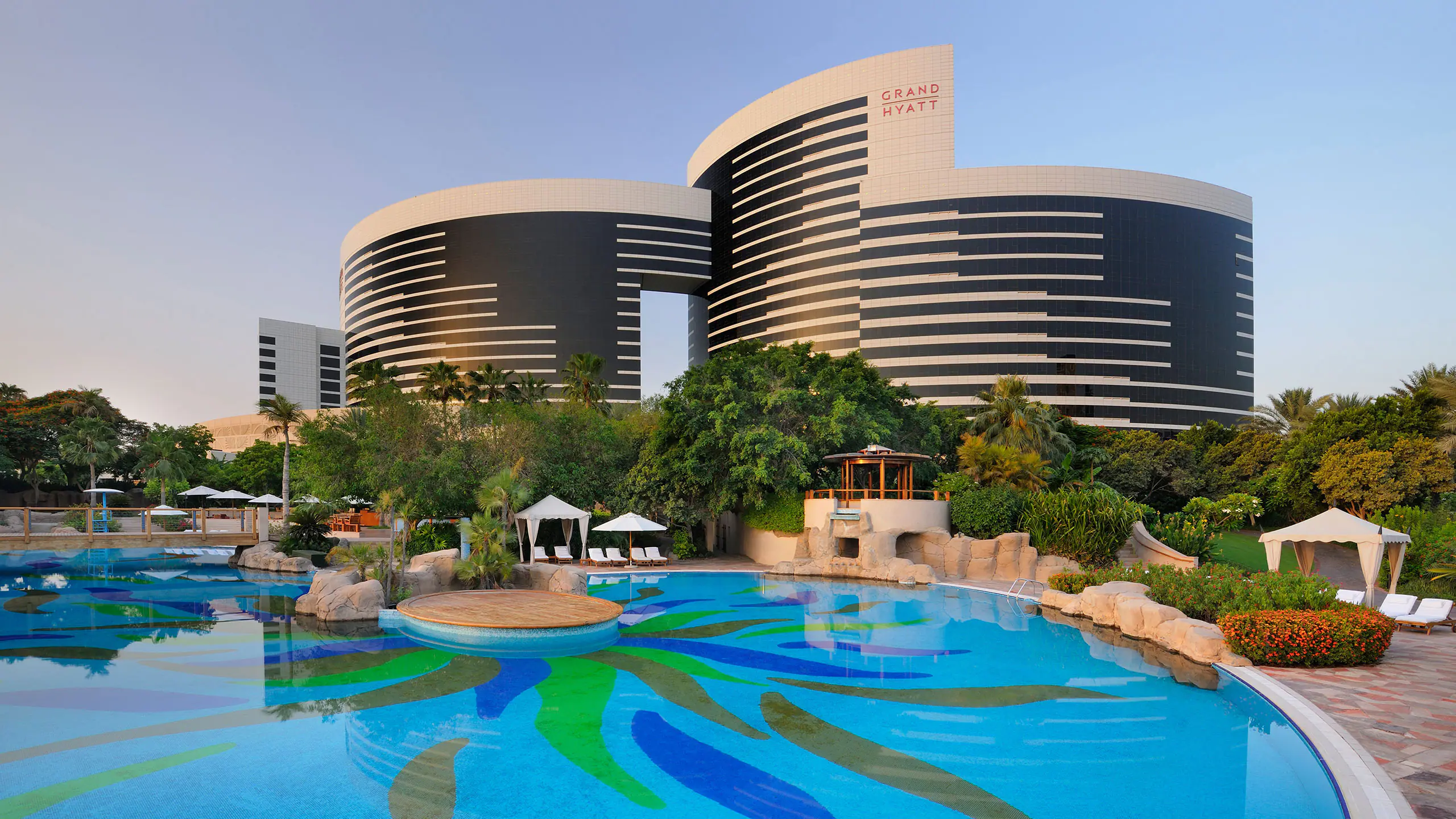 Grand-Hyatt-Dubai-P359-Exterior-Pool-Day.16x9